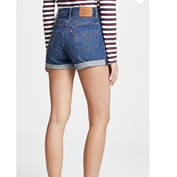 Levi's Pants - Levi's High Rise Wedgie Shorts